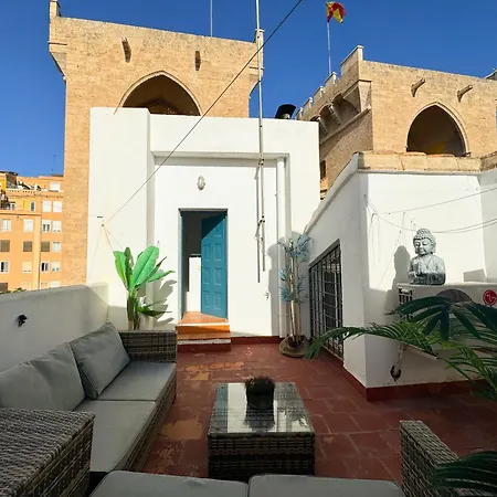 Bonito Justo Junto A La Torre De Quart דירה *